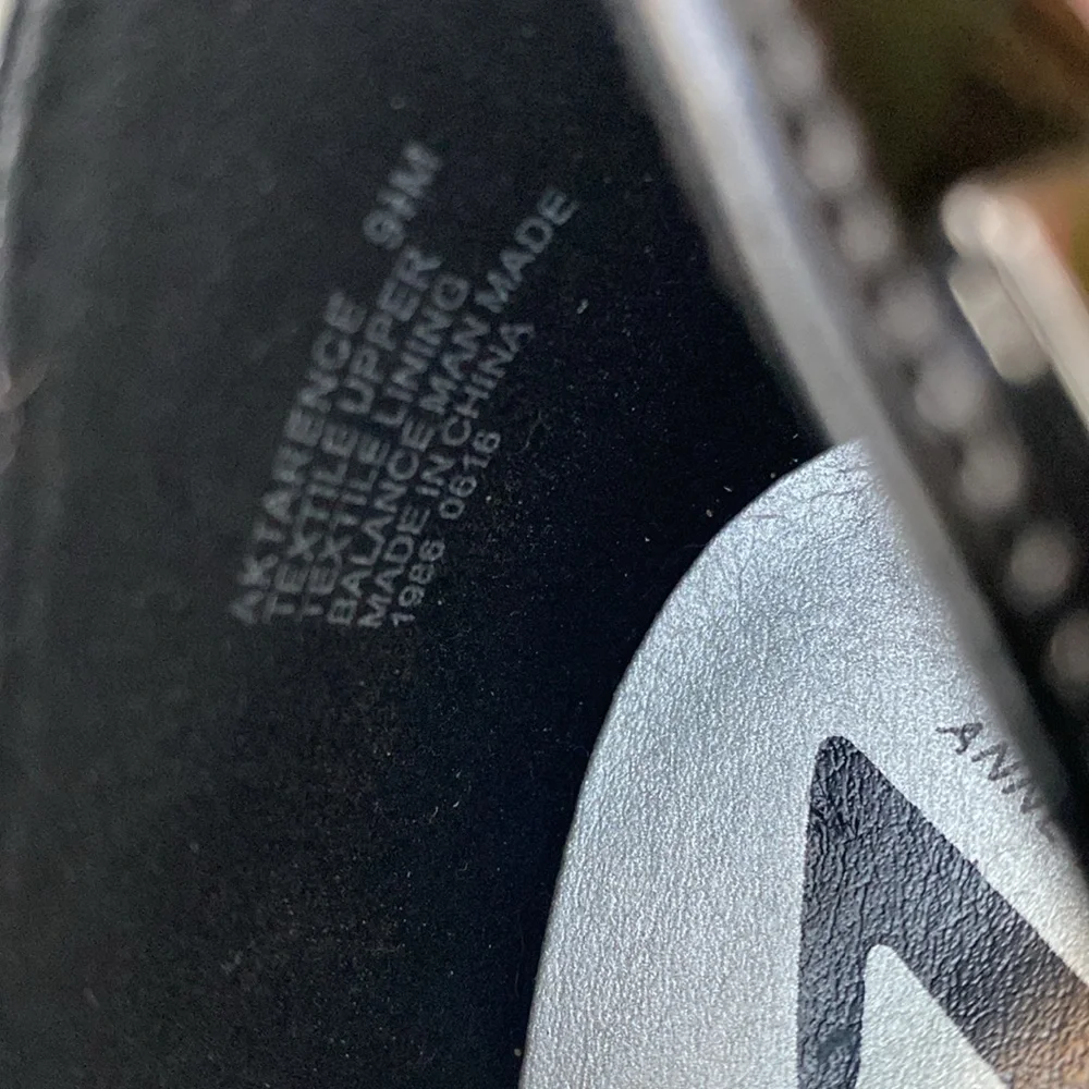 Anne Klein Sport Comfort Wedge. Stretch fabric w patent leather accents 9.5 M - Picture 5 of 10